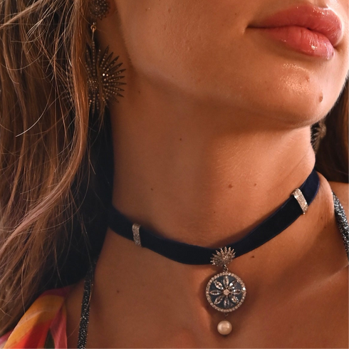 VICTORIAN STAR VELVET CHOKER