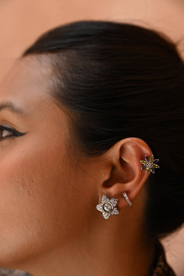 SILVER FLOWER EARRINGS