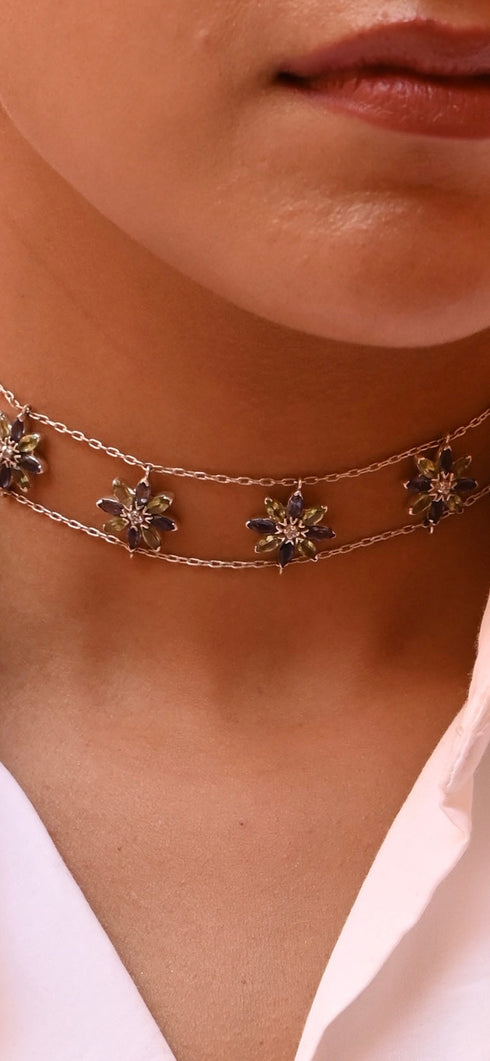 SILVER FLOWER CHOKER