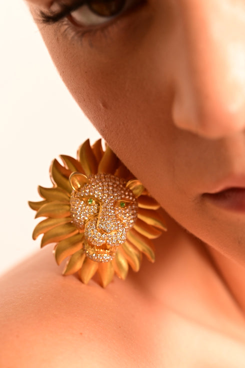 DIAMOND LION BROOCH