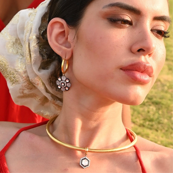 VICTORIAN TUBE CHOKER