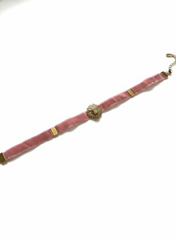 ROMANTIC LION VELVET CHOKER