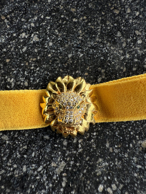 MUSTARD LION VELVET CHOKER