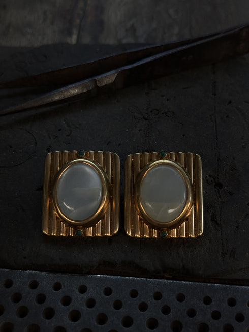 RIBBED MOONSTONE EARRING