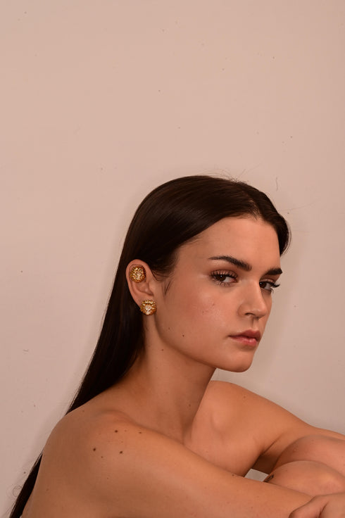 BOLD LION STUDS