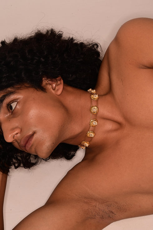 BOLD LION CHOKER